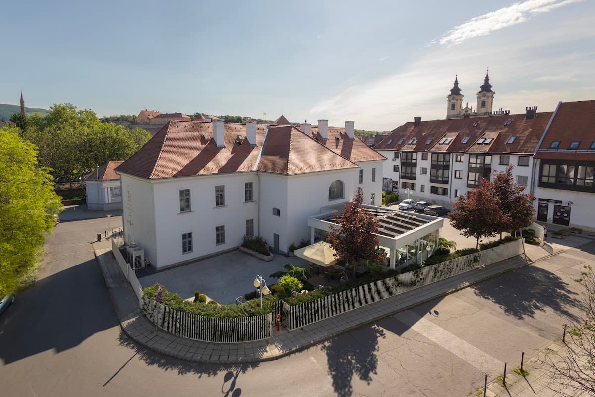 1552 Boutique Hotel