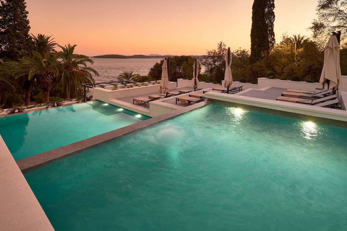 Hotel Moeesy, Blue & Green Oasis
