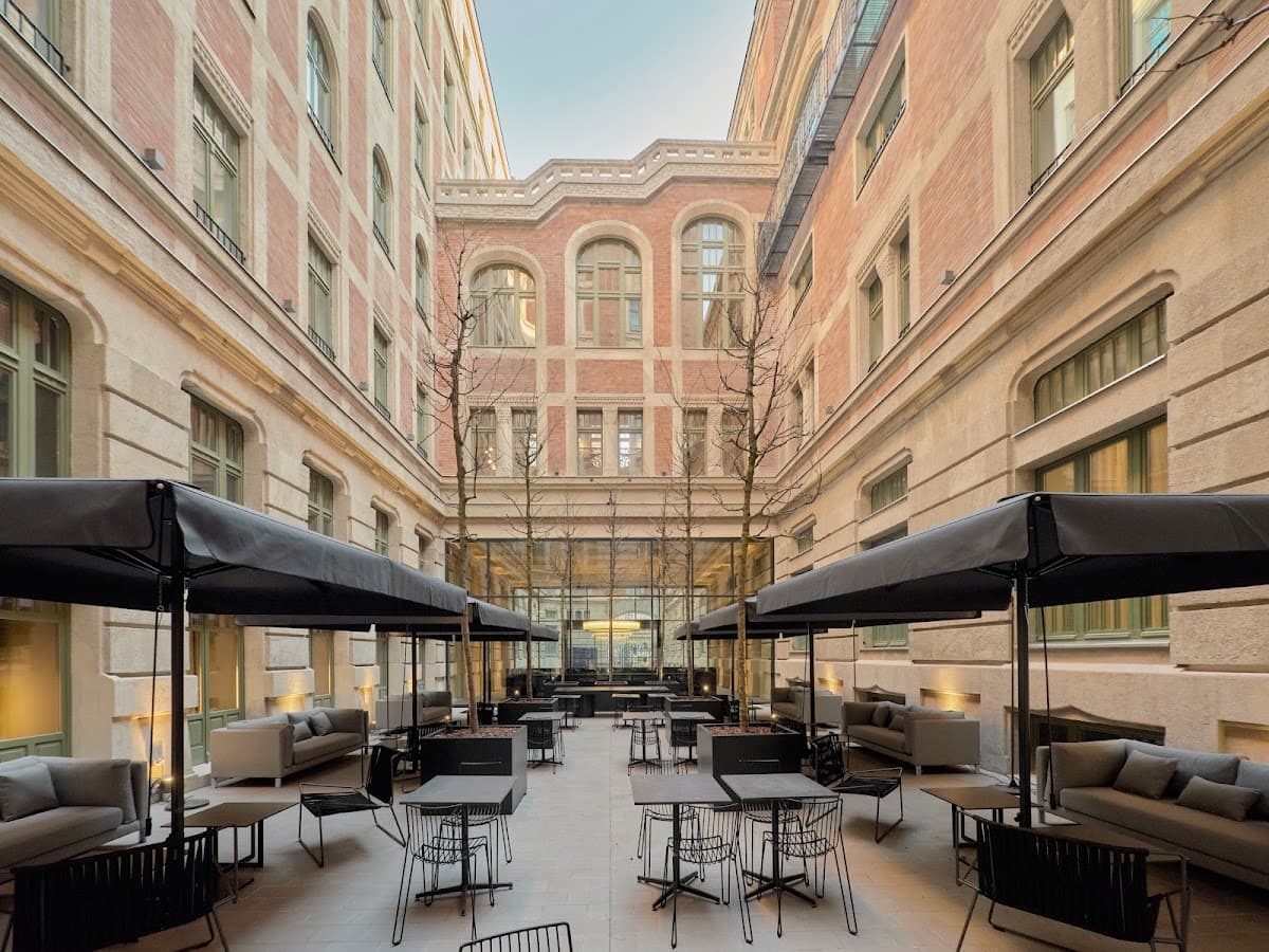 Kozmo Hotel Suites & Spa - Small Luxury Hotels