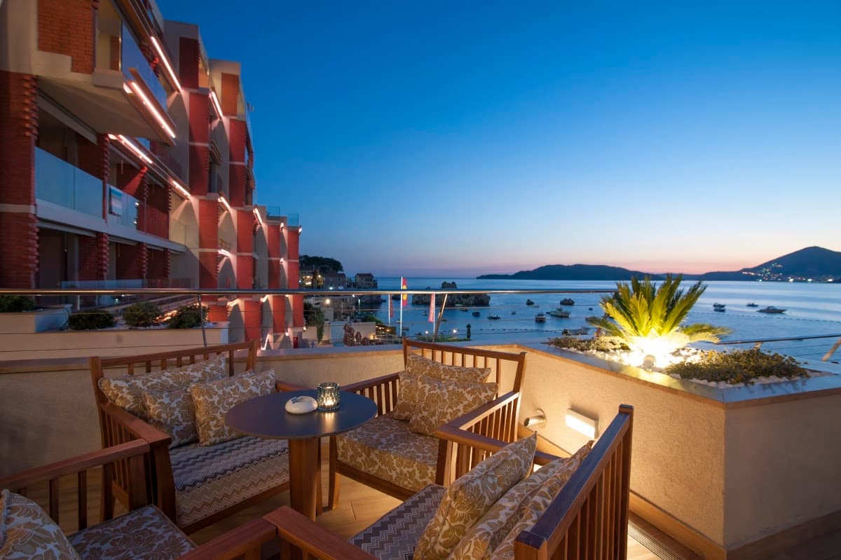 Maestral Resort & Casino