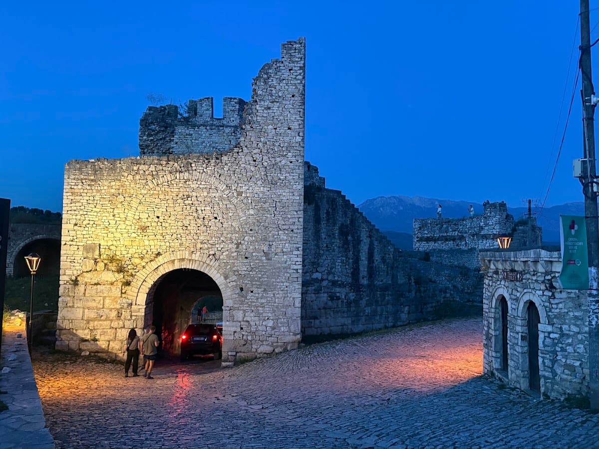 Vila Art Berat Castle
