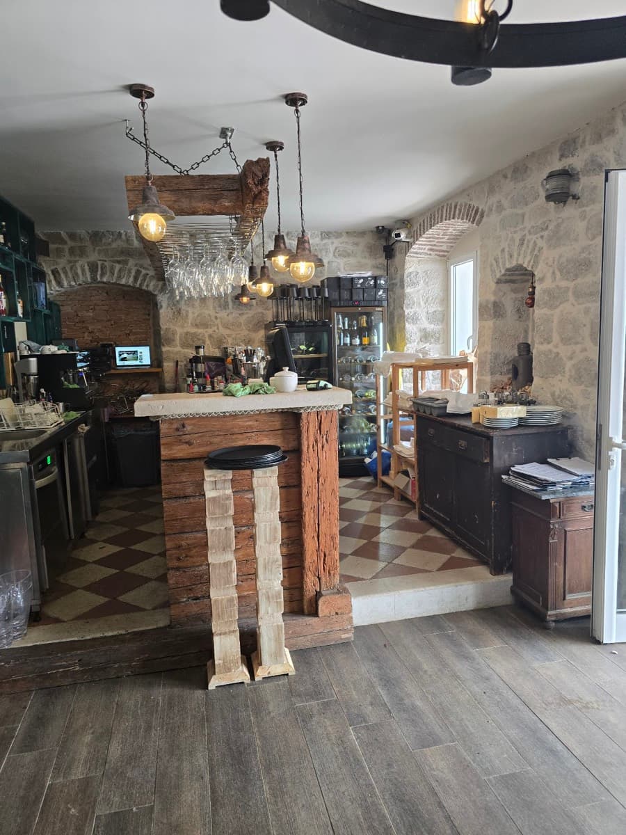 Bonazza restaurant Kotor