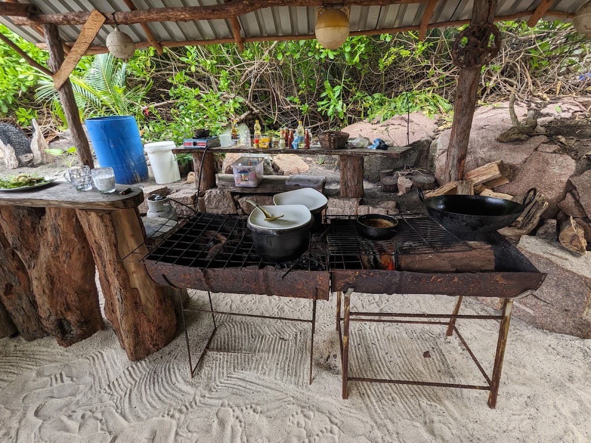 Caiman beach bar