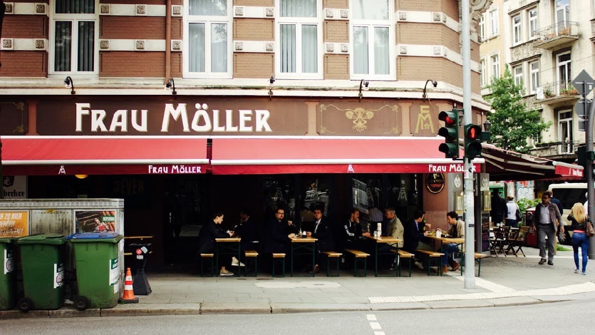 Frau Möller