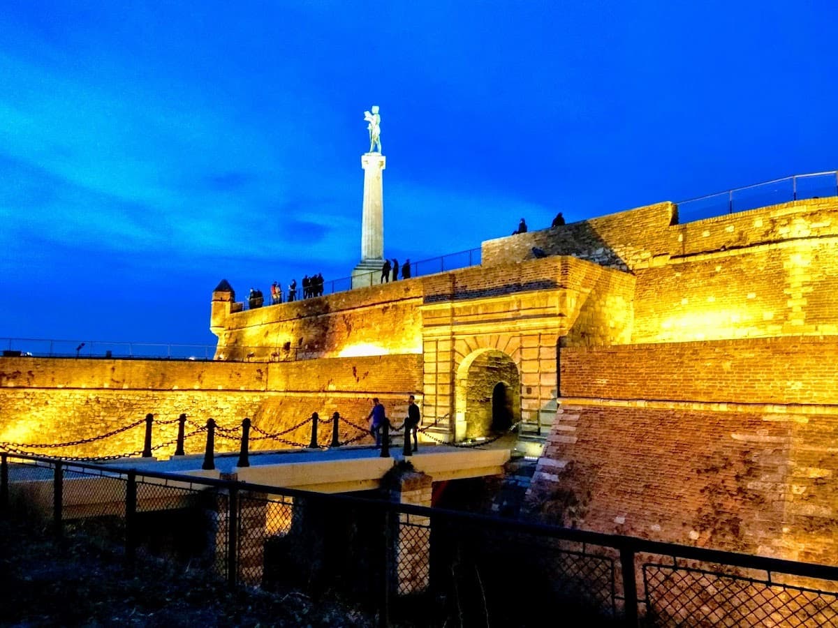 Belgrad · Serbisches Dinner & Nightlife