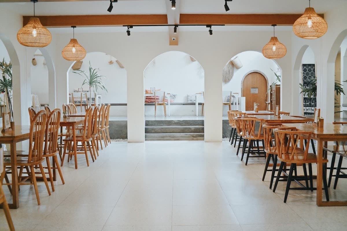 Kalluna Cafe & Restaurant
