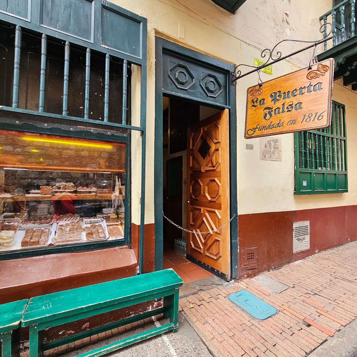 La Puerta Falsa Restaurant