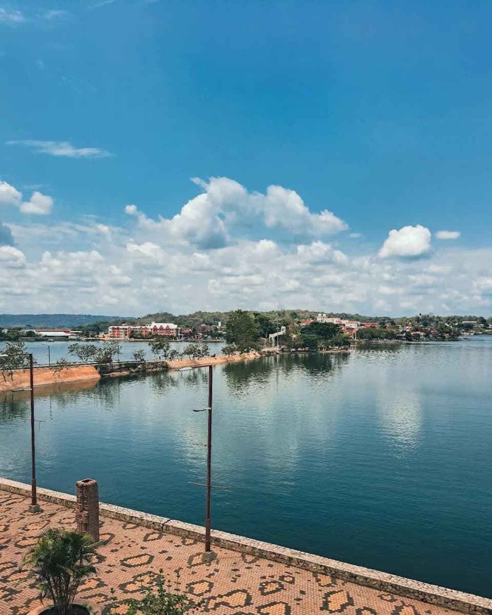 Lago Peten Itzá Flores Petén Guatemala