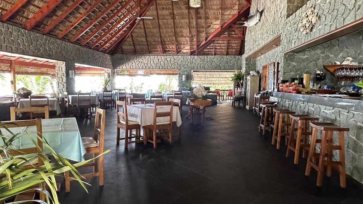 Les Rochers Restaurant