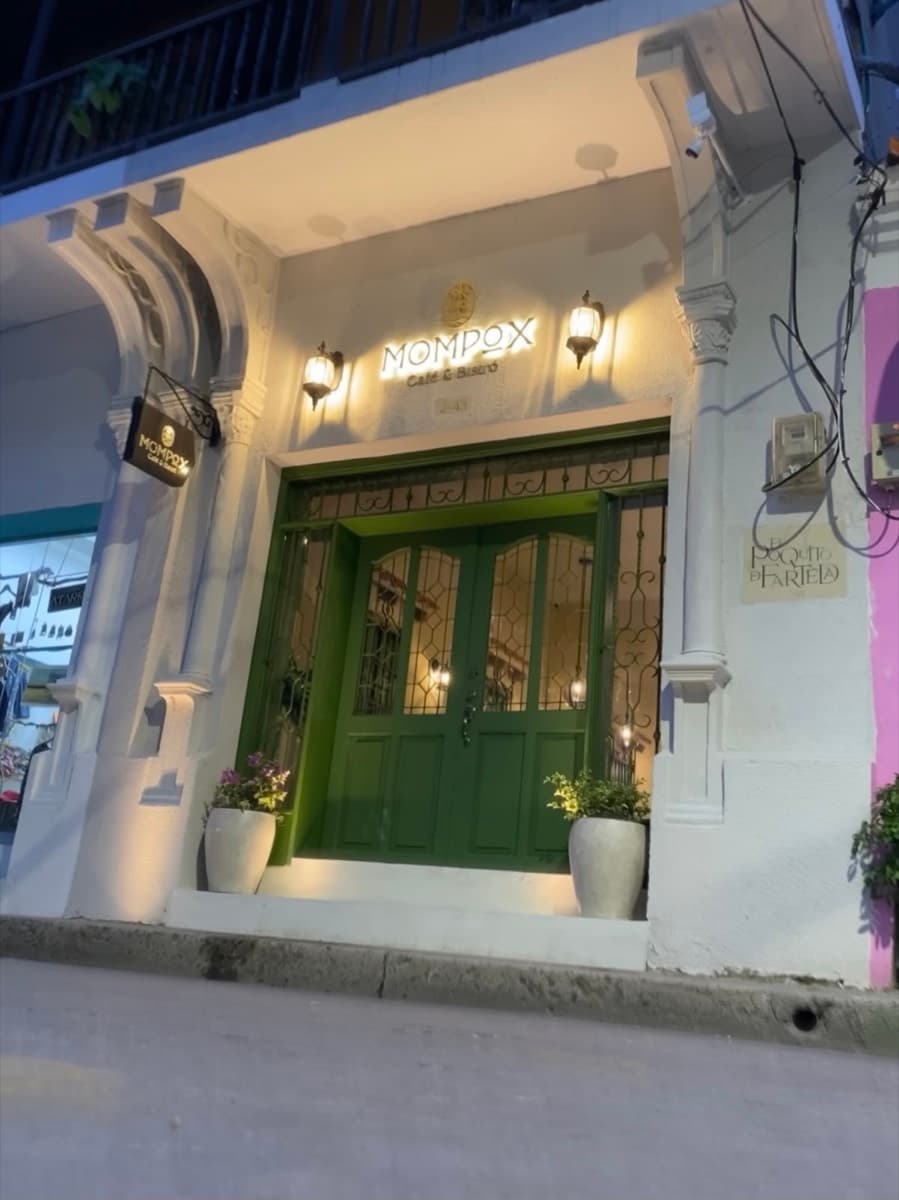 Mompox Cafe & Bistro