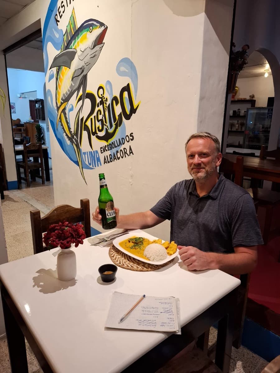 Rústica Restaurant Encebollados ,Ceviches ,Platos a la carta