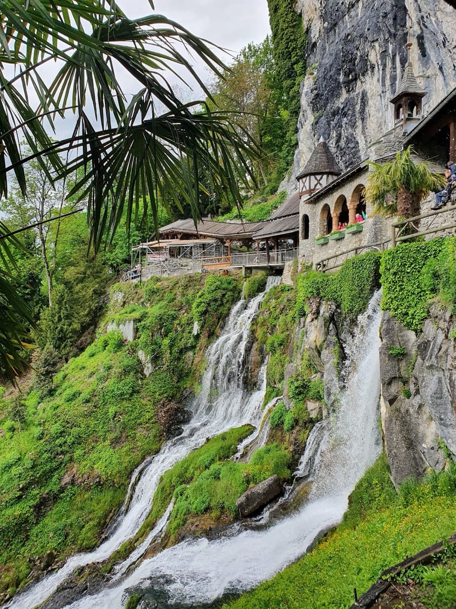 St. Beatus-Höhlen, Swiss Caves