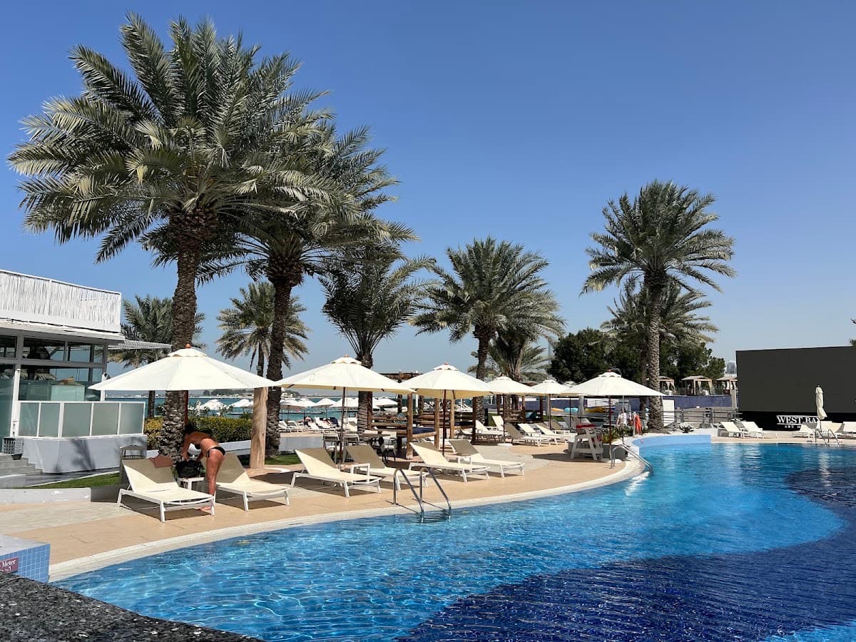West Bay Lounge Abu Dhabi Corniche