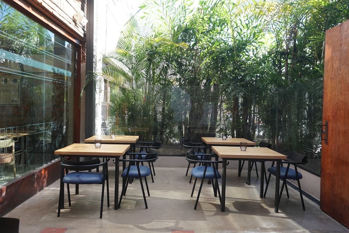 Zombra - Restaurante El Poblado Medellín