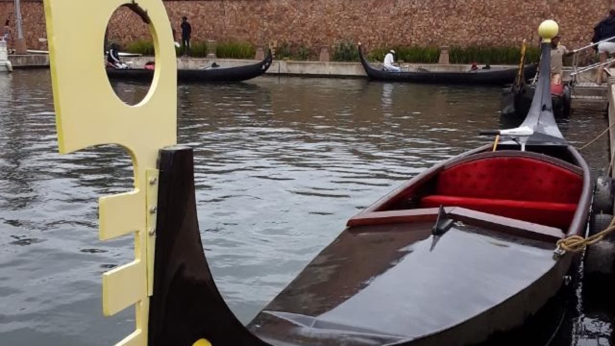 Zulumoon Gondolas Boat Rides