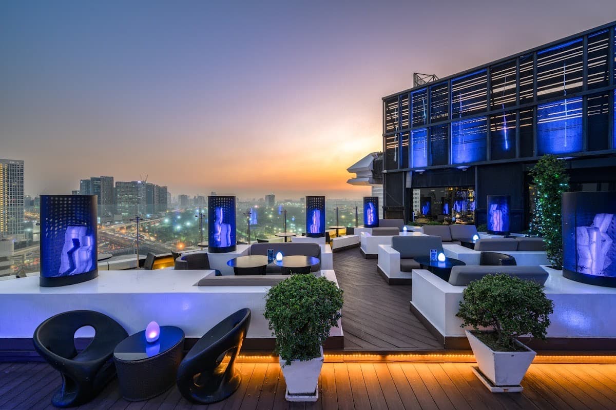 Centara Grand at Central Plaza Ladprao Bangkok — Bild 1