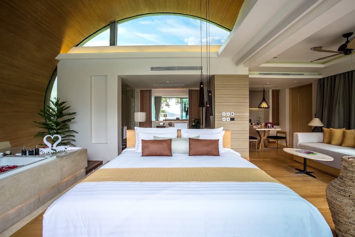 Crest Resort and Pool Villas Phuket — Bild 1