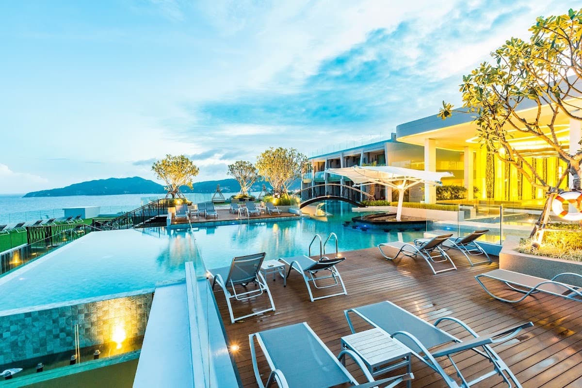 Crest Resort and Pool Villas Phuket — Bild 3