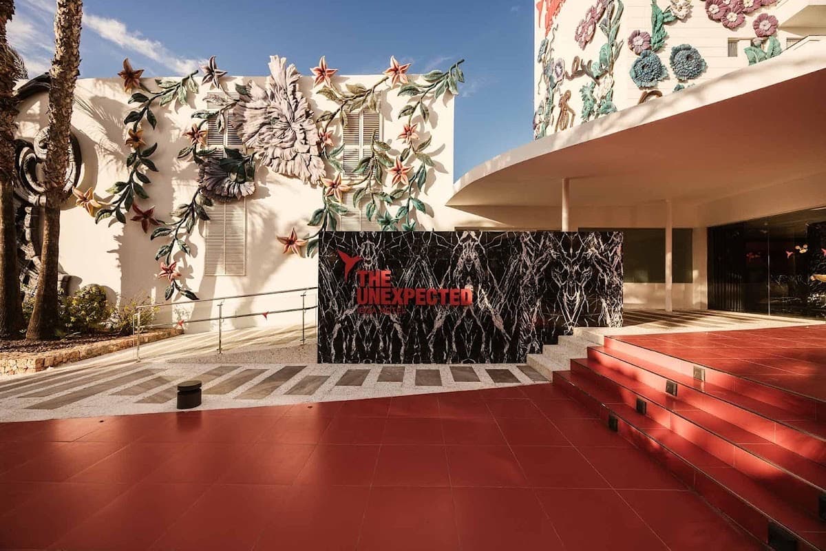 The Unexpected Ibiza Hotel — Bild 1